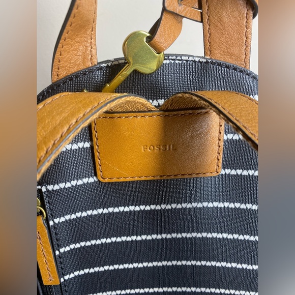 Fossil Canvas Black with strip bagpack w/ small Wallet - Picture 4 of 16